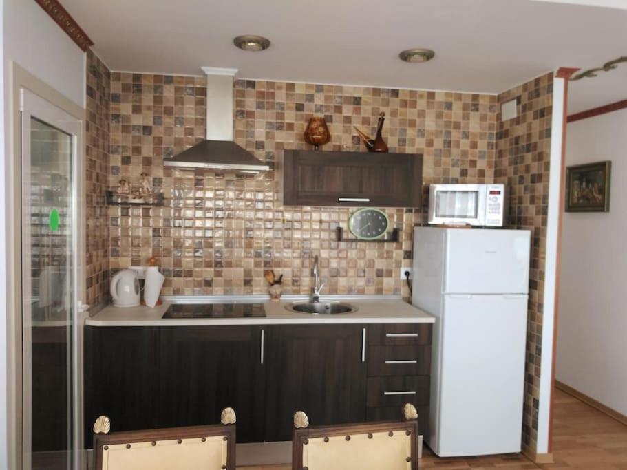 Luxury Apartment *
